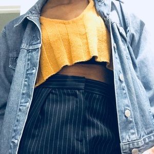 Poppin’ cropped yellow sweater